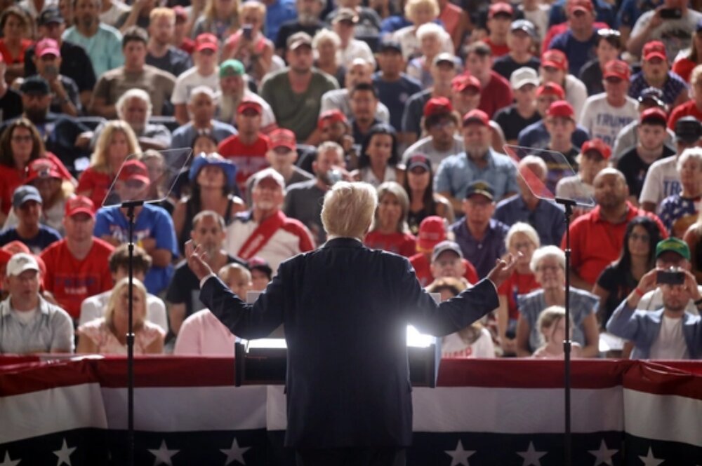 میزان محبوبیت ترامپ رو به کاهش است، اما داستان واقعی رأی‌دهندگان خودش هستند