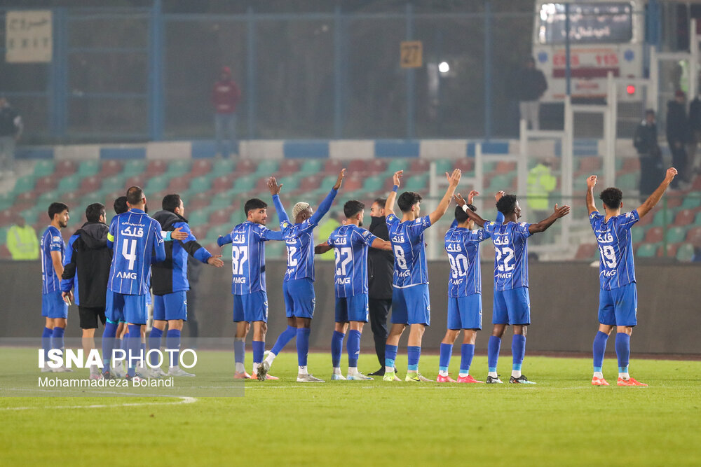 جدول لیگ برتر در پایان هفته یازدهم/ استقلال صدرنشین و پرسپولیس دوم شد