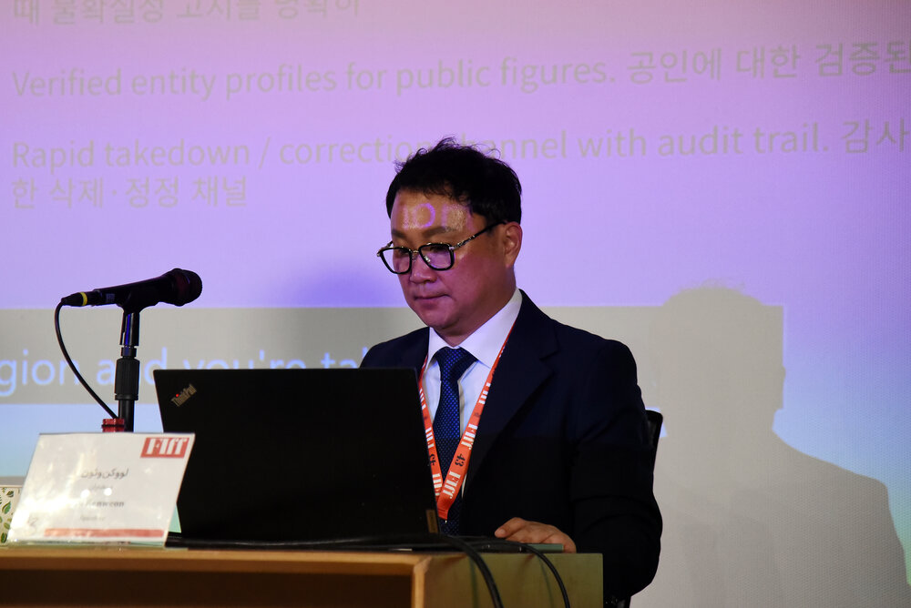 بررسی مزایا و معایب هوش مصنوعی