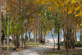 اصفهان همچنان چشم انتظار پاییز