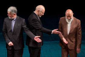 از راست - مهدی چمران، محمدباقر قالیباف، رئیس مجلس و سید عباس صالحی، وزیر ارشاد در همایش خانواده، آینده و پیوندهای پایدار