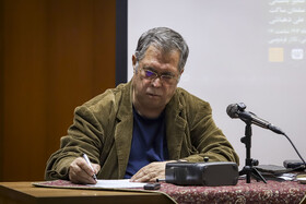 علی‌اکبر جعفر دهباشی، پژوهشگر حوزه ادبیات در شب هفتاد سالگی گروه زبان و ادبیات فارسی دانشگاه فردوسی مشهد