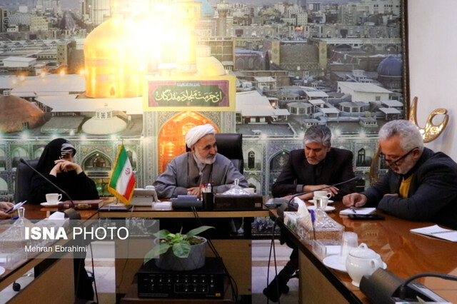 بررسی عوامل موثر بر ماندگاری زائر در مشهد؛ از جاذبههای گردشگری تا فرهنگ میزبانی