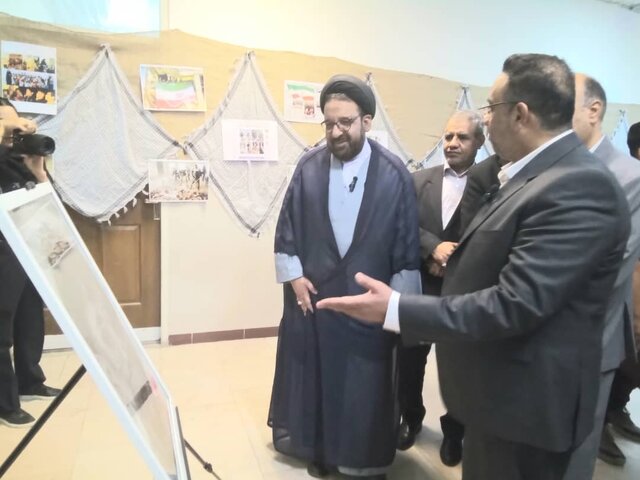 نمایشگاه هنری دانشگاه آزاد جیرفت افتتاح شد