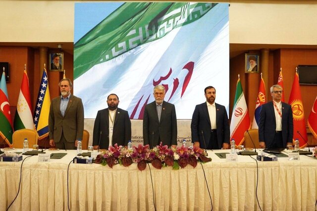 تاکید وزیر ارشاد بر تولید آثار مشترک سینمایی