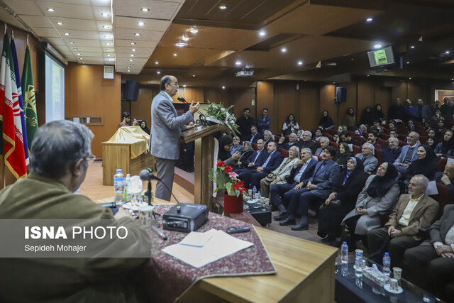 شب هفتاد سالگی گروه زبان و ادبیات فارسی دانشگاه فردوسی مشهد، برگزار شد