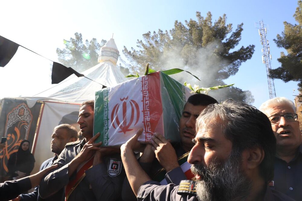 اشک‌های کرمان برای محسن میرشکار، آتش‌نشانی که برای نجات دیگران جان داد