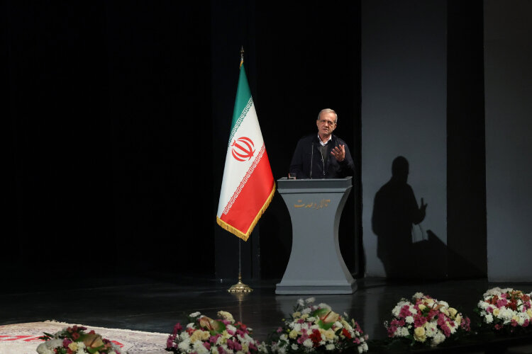 پزشکیان: برخی خانواده‌ها می‌خواهند فرزندانشان با ثبت‌نام در مدارس خاص نخبه شوند، اما ...