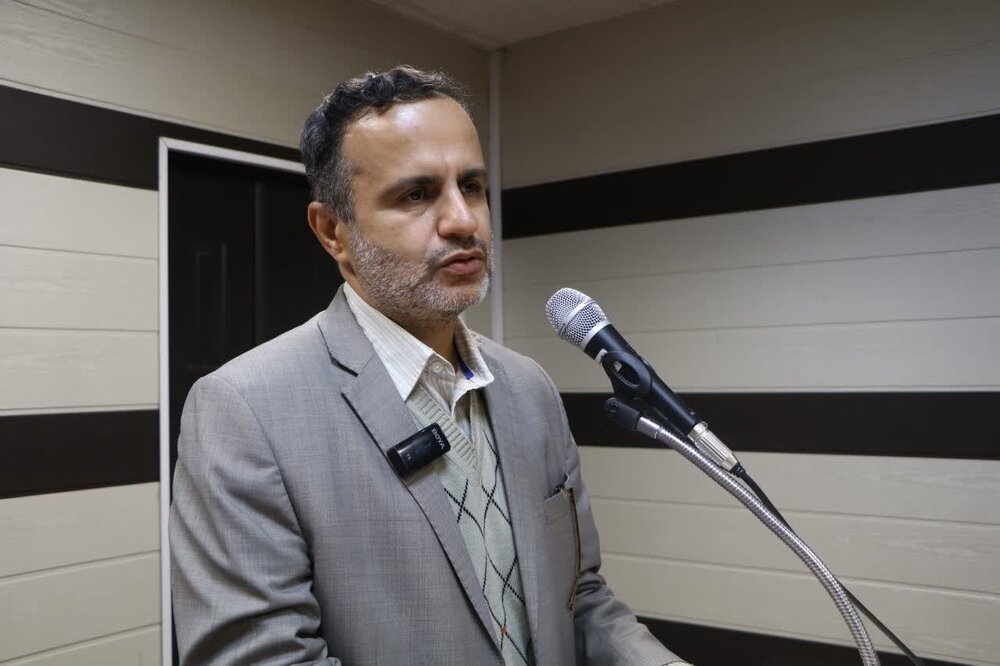 سرپرست دانشگاه علمی کاربردی لرستان: جوانان با کار و تلاش کاری کنند تا دولت به سراغشان برود