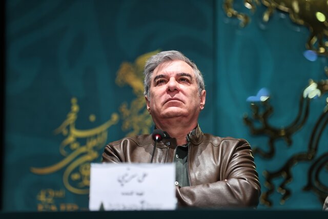 چرا هر چی می‌شود، در سینما را می‌بندید؟