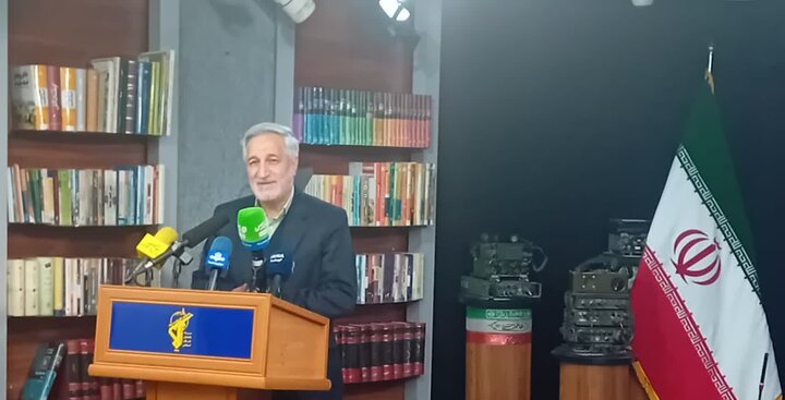 کتاب «بیا تماشا کن» زندگی و زمانه شهید باکری را روایت می‌کند