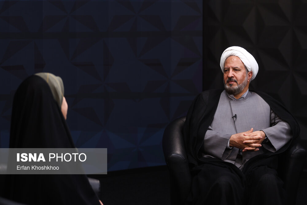 نسل زد و بازگشت به مسجد/عبادت کافی نیست، خدمت میخواهیم!