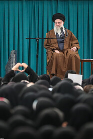 دیدار هزاران نفر از زنان و دختران با رهبر انقلاب