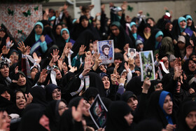 دیدار هزاران نفر از زنان و دختران با رهبر انقلاب