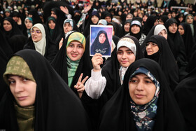 دیدار هزاران نفر از زنان و دختران با رهبر انقلاب