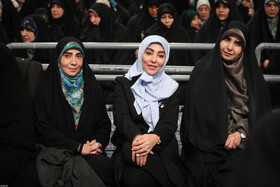 دیدار هزاران نفر از زنان و دختران با رهبر انقلاب