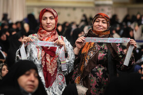 دیدار هزاران نفر از زنان و دختران با رهبر انقلاب