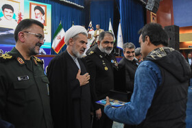 تقدیر از خانواده محترم شهدا در یادواره امیر دریادار "شهید محمد ابراهیم همتی" - سمنان