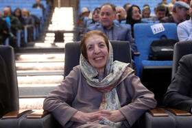 ژاله آموزگار، پژوهشگر فرهنگ و زبان‌های باستانی، اسطوره شناس، مترجم و نویسنده در آئین رونمایی مجموعه‌ٔ اسناد داخلی و خارجی