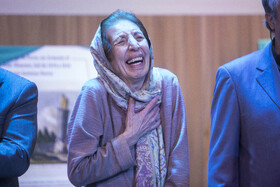 ژاله آموزگار، پژوهشگر فرهنگ و زبان‌های باستانی، اسطوره شناس، مترجم و نویسنده در آئین رونمایی مجموعه‌ٔ اسناد داخلی و خارجی