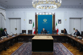 تأکید پزشکیان بر لزوم توسعه موفق حمل و نقل ریلی حومه‌ای تهران