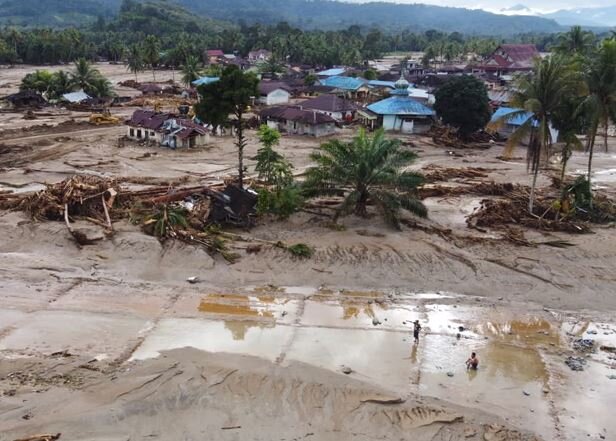 بارش‌های موسمیِ ویرانگر در جنوب آسیا؛ کشته‌های سیل اندونزی به ۷۱۲ تن رسید