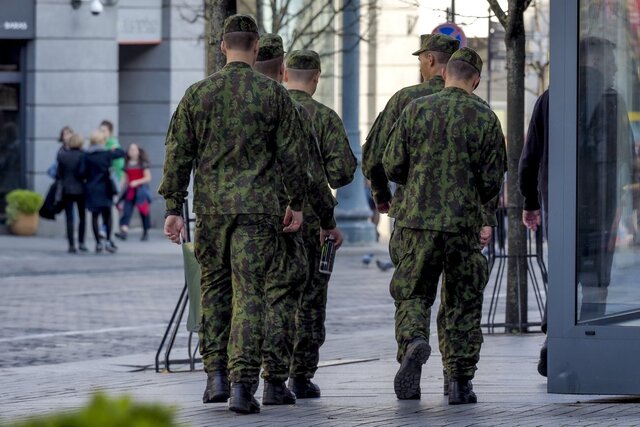 عضو ناتو از بیم روسیه خدمت اجباری سربازی را از سر گرفت