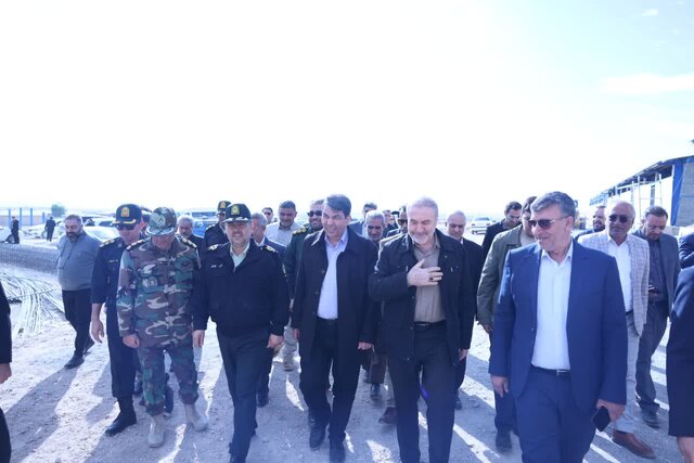بازدید نماینده رئیس جمهور از دهکده «امید و زندگی» کرمان/ افتتاح فاز نخست مجموعه