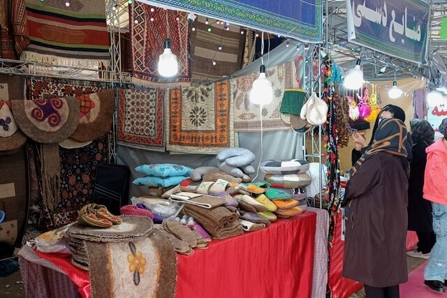 نمایشگاه سوغات هشتگرد تا شب یلدا برپاست