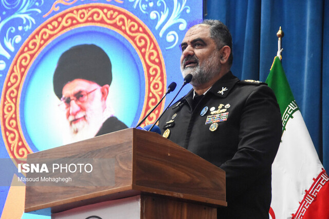 دریادار ایرانی: از ظرفیتهای آذربایجان غربی در نیروی دریایی استقبال می‌کنیم