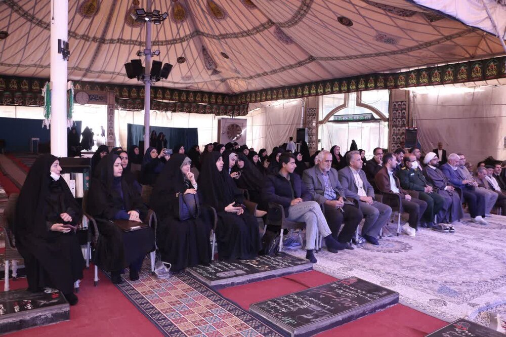 تجلیل از مادران شهدای دانشجوی دانشگاه پیام نور در کرمان