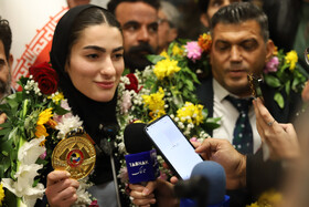 مراسم استقبال از آتوسا گلشادنژاد اولین دارنده مدال طلای کاراته جهان
