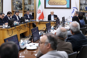 عارف: ۱۶ آذر باید همیشه زنده باشد/ انقلاب ما به این نماد نیاز دارد