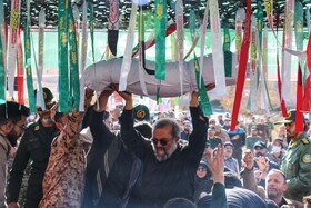 مراسم تشییع و تدفین پیکر مطهر شهید گمنام ۱۸ساله دفاع مقدس در همدان