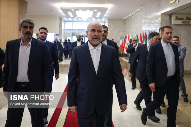 عکس آرشیوی است ترقی: حضور قالیباف باعث میشود دشمن نتواند خواستههای خود را به ما تحمیل کند
