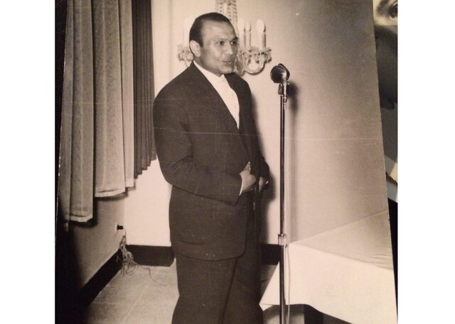 غلامحسین یوسفی که بود؟