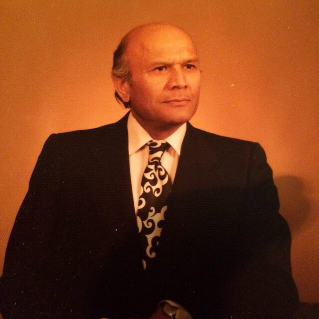 غلامحسین یوسفی که بود؟