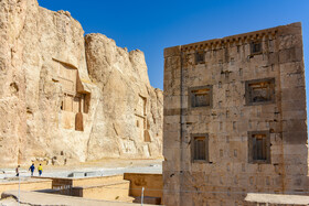 از گسل تا مرمت محوطه جهانی  نقش رستم -شیراز