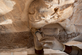 «نقش برجسته های » «آرامگاه خشایارشا» تزریق برای استحکام بخشی در محل های آسیب دیده 