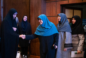 شینا انصاری، معاون رئیس‌جمهور و رئیس سازمان حفاظت محیط زیست، فاطمه مهاجرانی، سخنگوی دولت در آیین افتتاحیه هفته زن و تکریم مقام مادر