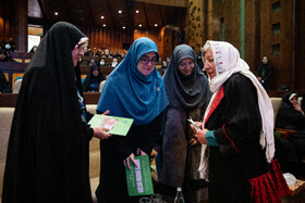 شینا انصاری، معاون رئیس‌جمهور و رئیس سازمان حفاظت محیط زیست، فاطمه مهاجرانی، سخنگوی دولت در آیین افتتاحیه هفته زن و تکریم مقام مادر