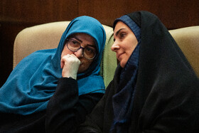 فرزانه صادق، وزیر راه و شهرسازی و فاطمه مهاجرانی، سخنگوی دولت در آیین افتتاحیه هفته زن و تکریم مقام مادر