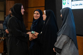 تقدیر از خانواده شهدای محیط زیست در حاشیه آیین افتتاحیه هفته زن و تکریم مقام مادر