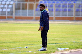 میلاد میداودی سرمربی تیم بعثت در دیدار بعثت کرمانشاه و آریو اسلامشهر - لیگ یک فوتبال