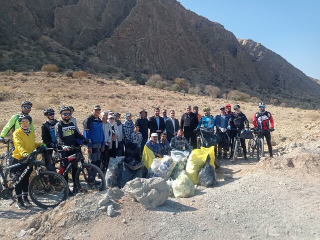 اجرای برنامه‌های فرهنگی و محیط ‌زیستی در ارتفاعات شیراز با مشارکت شهروندان