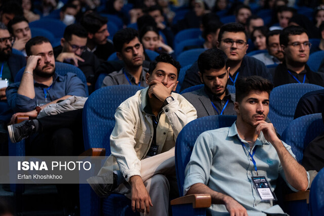 سخنرانی ۱۴ تشکل در مراسم «روز دانشجو»/ اختصاص تریبون به همه جریان‌های دانشجویی 