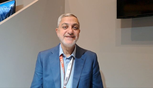 ایرانِ غیرسیاسی را به دنیا معرفی کنید