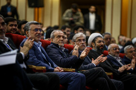 حسین سیمایی‌صراف، وزیر علوم، تحقیقات و فناوری، مسعود پزشکیان، رئیس جمهور و محمدرضا ظفرقندی، وزیر بهداشت، درمان و آموزش پزشکی در مراسم گرامیداشت روز دانشجو