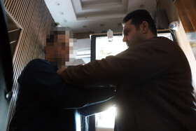 بازسازی صحنه سرقت مسلحانه از یک طلافروشی در کرمانشاه