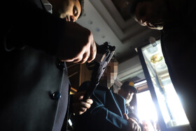 بازسازی صحنه سرقت مسلحانه از یک طلافروشی در کرمانشاه